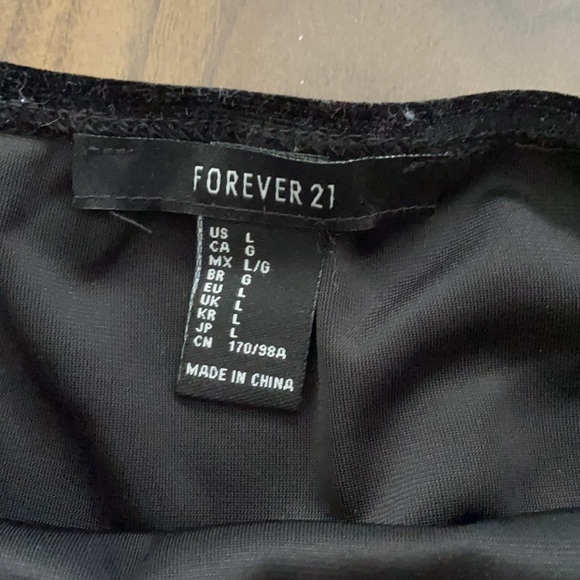 Black Velvet Off the Shoulder Cropped Short Sleeve - Picture 3 of 9